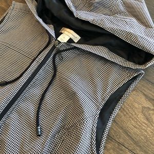 zip up outer hooded vest